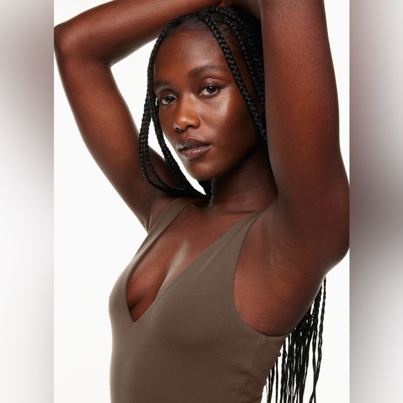 Aritzia Babaton Contour V-neck Romper Brown Size Extra Large - Picture 4 of 11